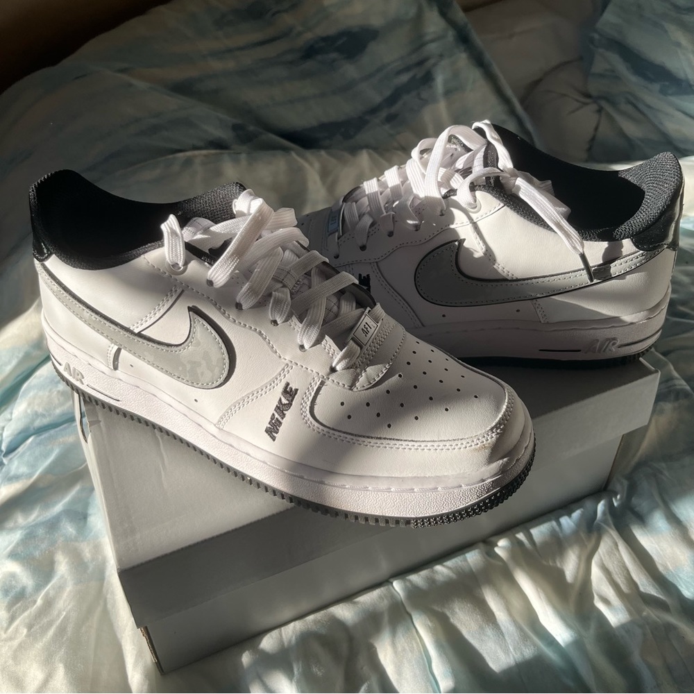 ▪️Nike Air Force 1 Low▪️ '07 LV8 ▪️size: 7Y , W 9, M 7▪️Great condition!